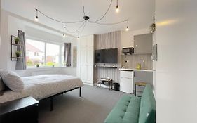 Cosy Bright Studio Apartment Close To Wembley Stadium